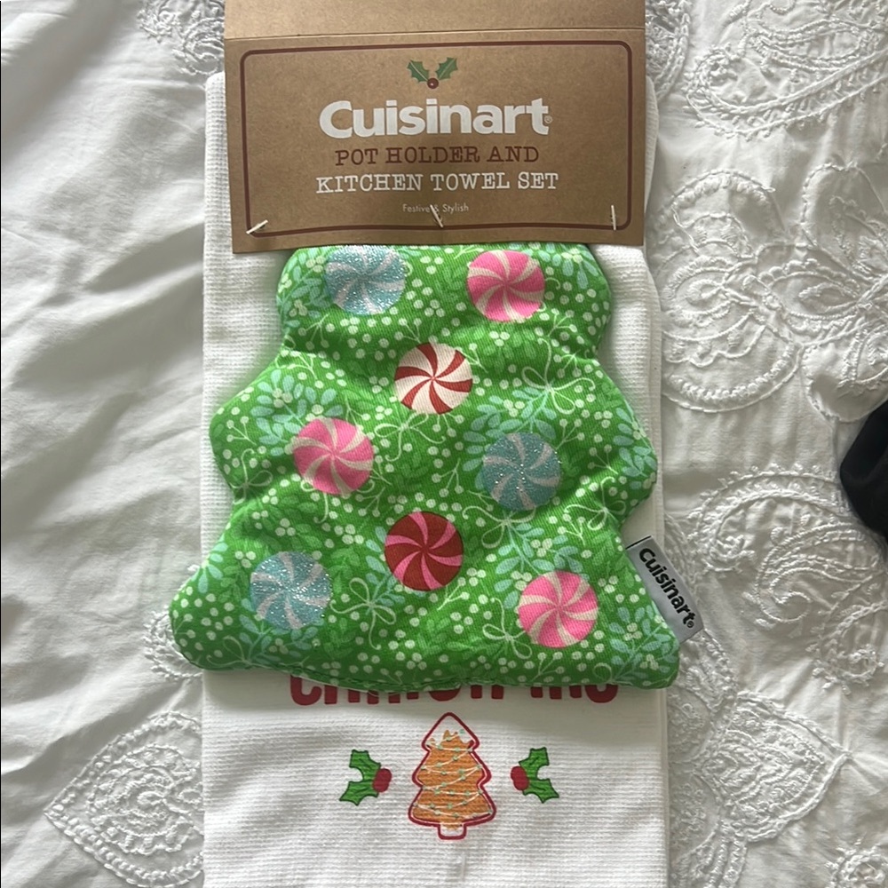 Cuisinart Holiday Pot Holder and Kitchen Towel Set NEW